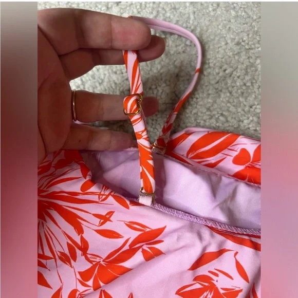 NWT BCBG MAXAZRIA - Isabella Ruffle One-Shoulder Bikini Top - Size 10 - Picture 7 of 9